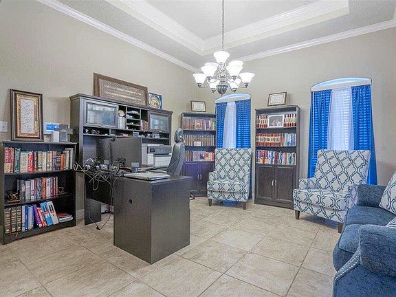 3rd image of 2616 International Ave