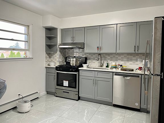 5th image of 14953 24th Ave Floor 2