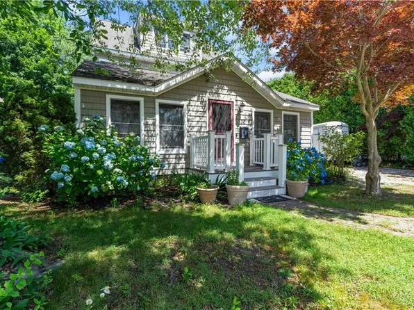 30 Loring Rd, Bristol, RI 02809