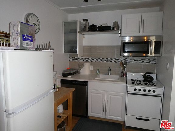 3rd image of 1017 Euclid St #9