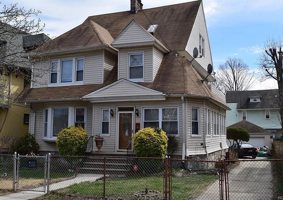 1st image of 436 E 4th St