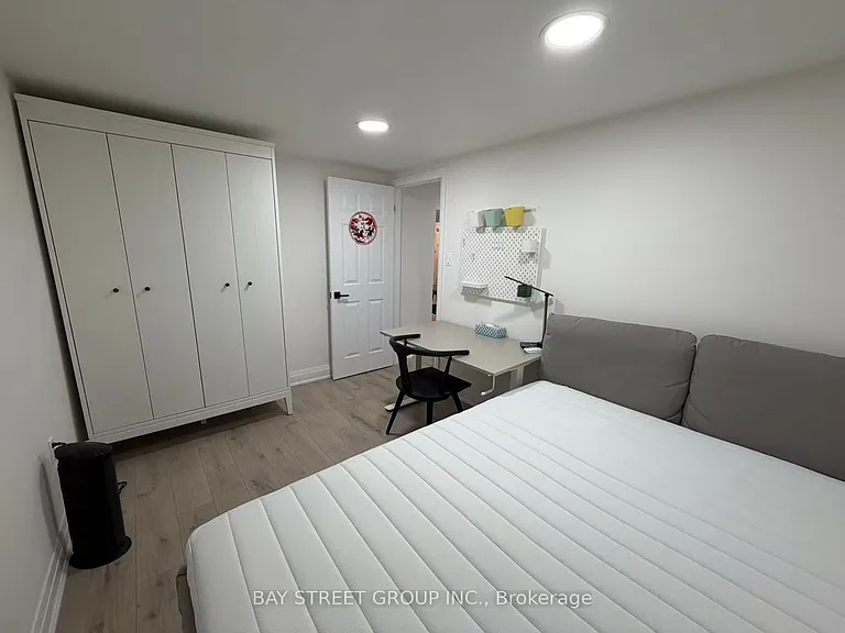 25 Jeremy Dr — Photo 5