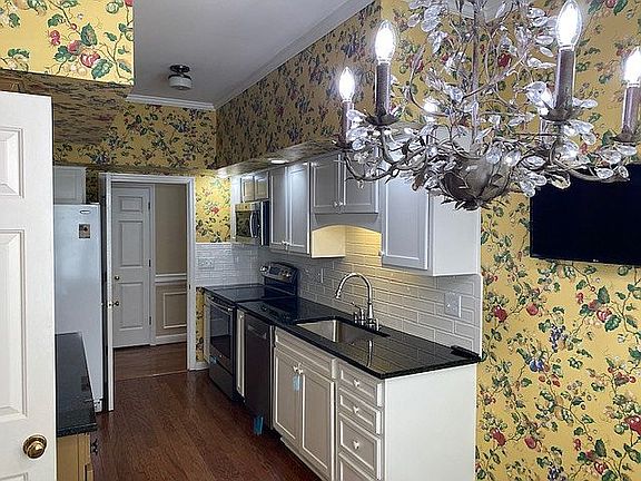 5th image of 1006 Honeycreek Dr