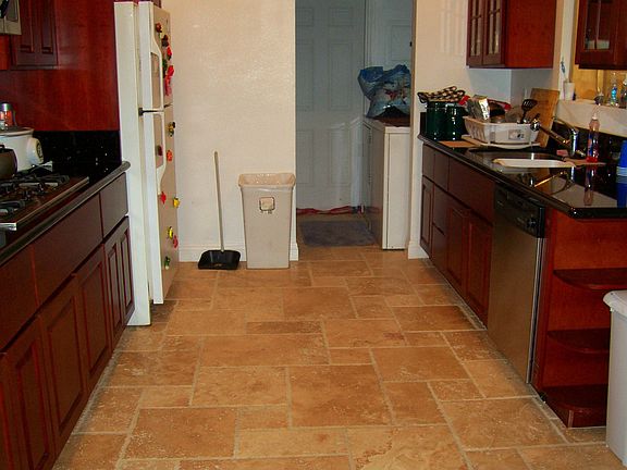 4th image of 11742 Christopher Ave