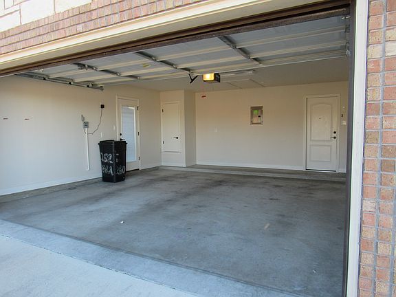 3rd image of 2525 Mugho Dr