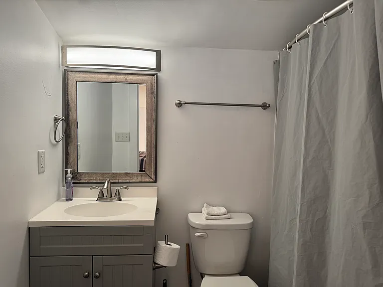 400 M St NW #2 — Photo 9