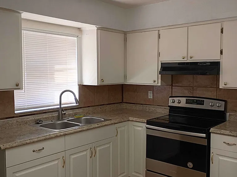 4907 E Temple Heights Rd — Photo 2