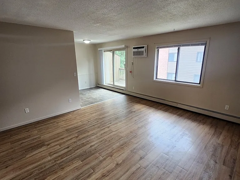 25 14th Ave NE #202 — Photo 6