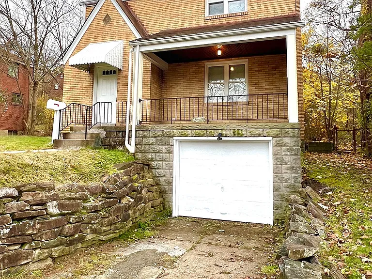 1920 Wright St — Photo 3