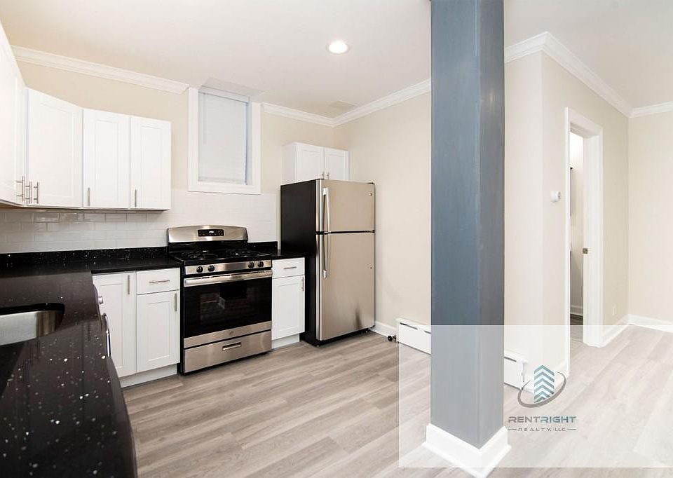 1st image of 646-48 W Roscoe St #646