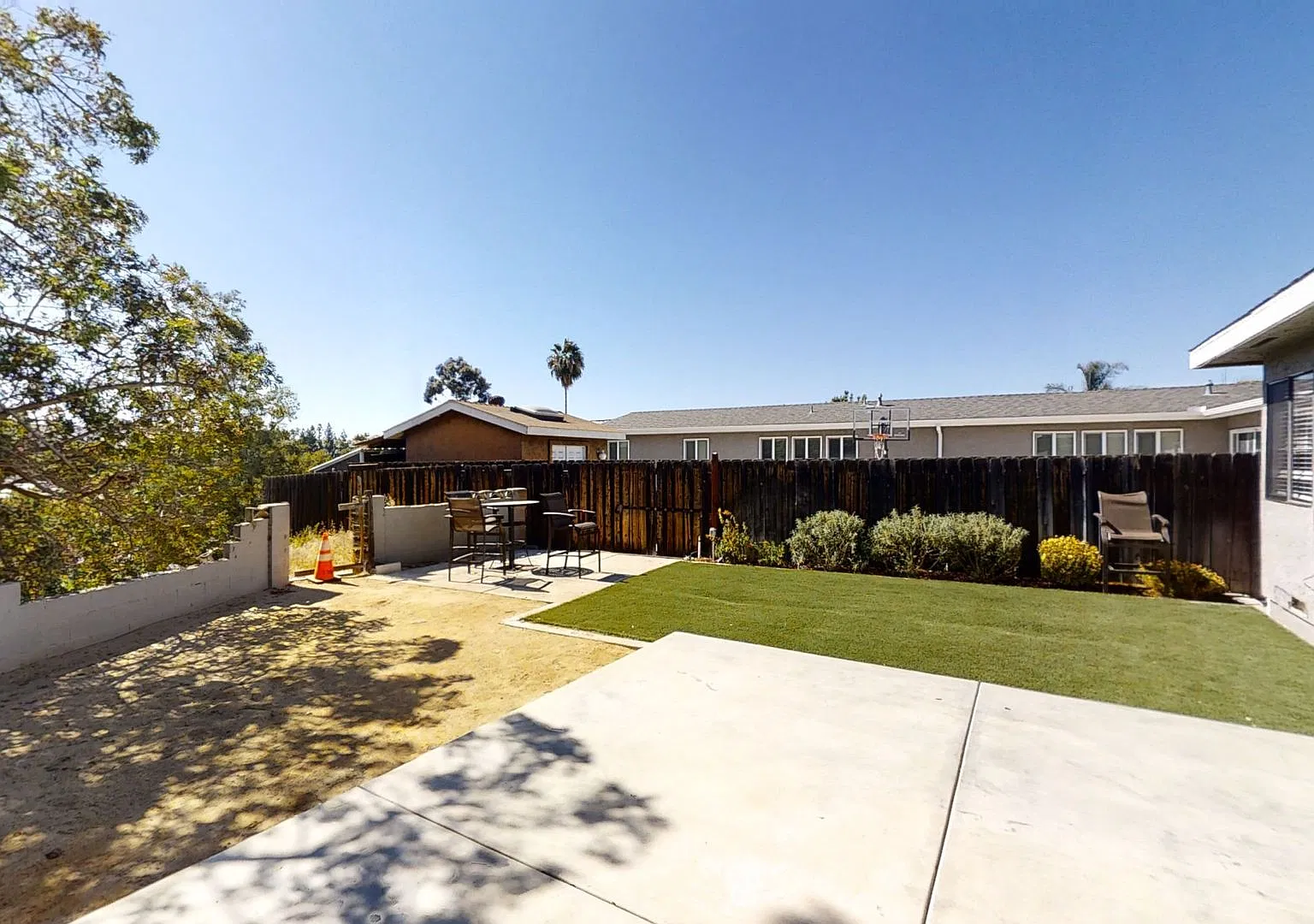 7BD/3BA, Big Driveway!! — Photo 2