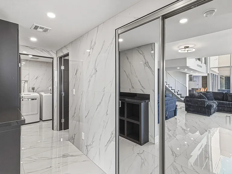 3111 Bel Air Dr #28H — Photo 29
