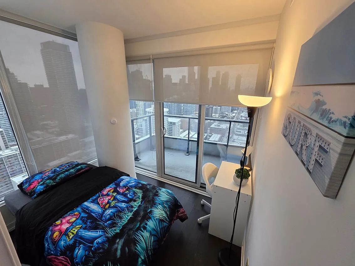 Flex Room with Balcony - Wood St & Church St — Photo 1