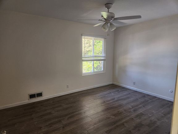 3rd image of 2095C Olivera Rd