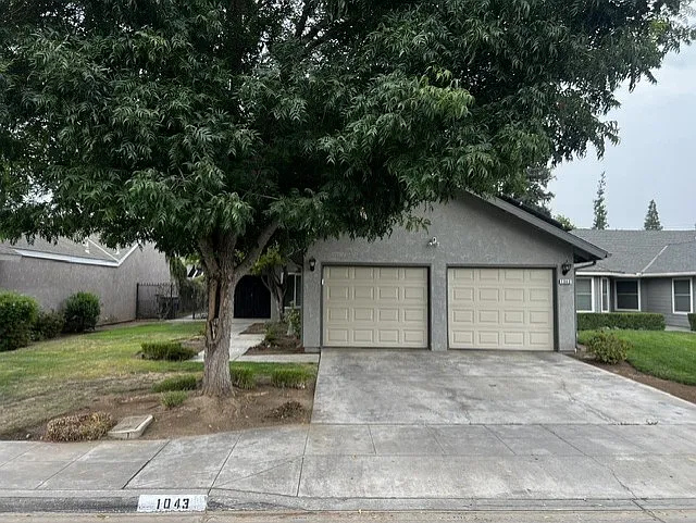 3 bed, 1826 sqft, $2,295 — Photo 1