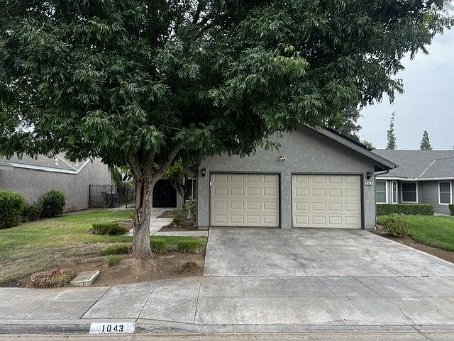 1st image of 1043 E Fallbrook Ave