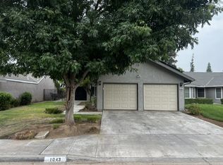 1043 E Fallbrook Ave, Fresno, CA 93720