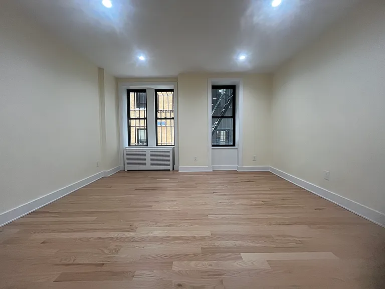 276 Riverside Dr #2FF — Photo 9