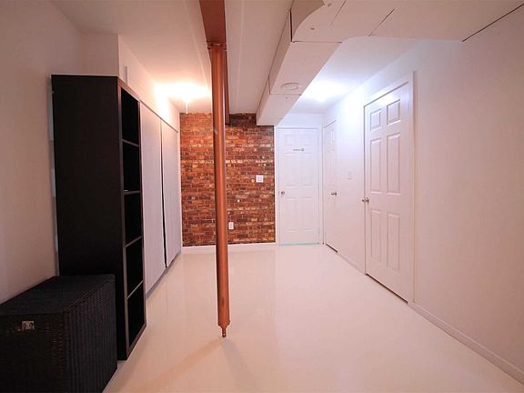 3rd image of 35 Milligan St