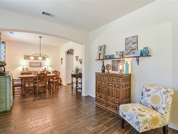 3rd image of 3017 Ashlawn Ct