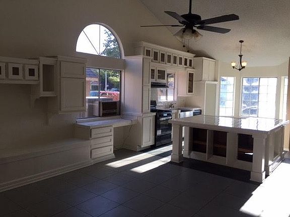 3rd image of 36825 Camden Ct