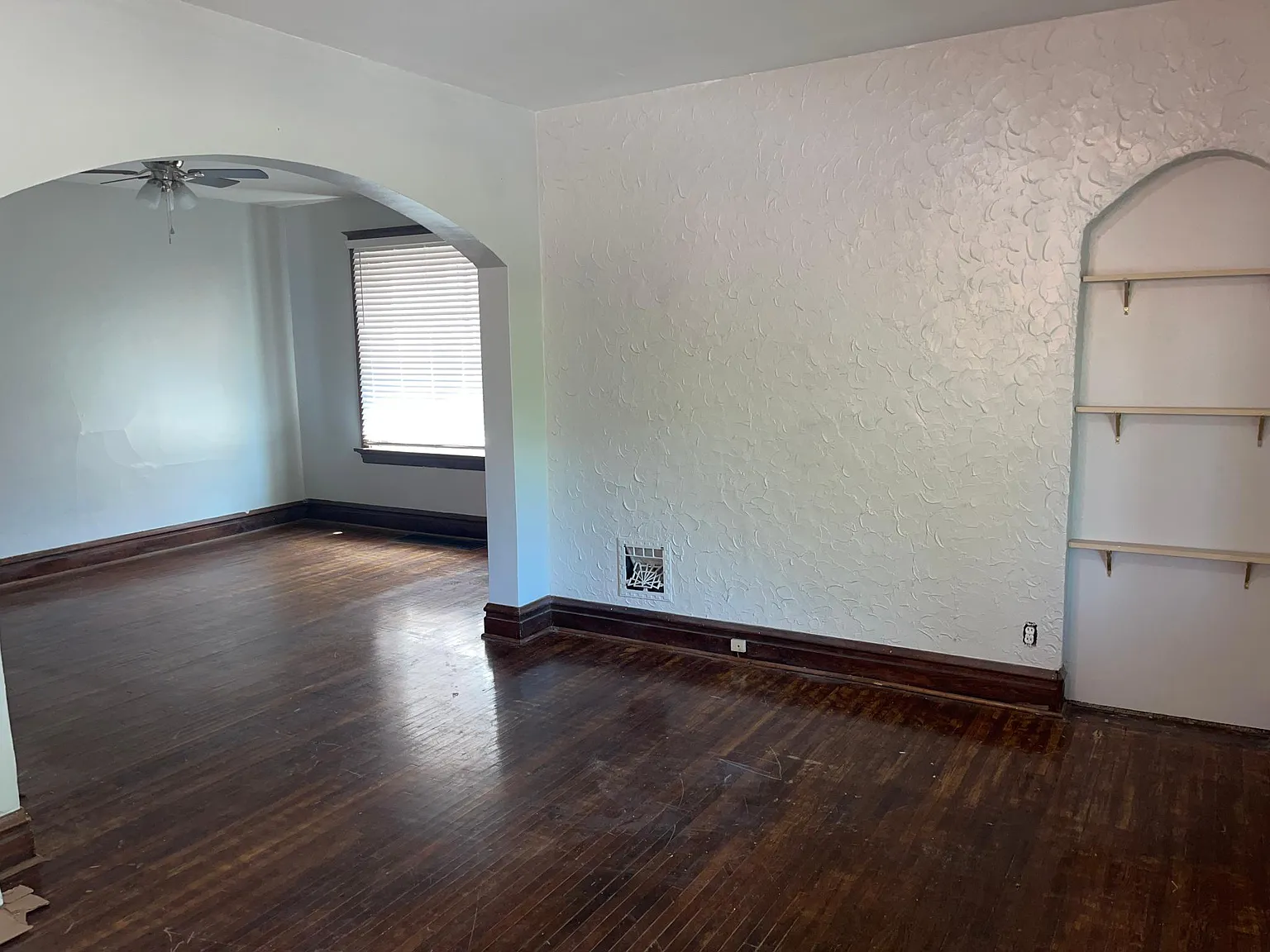 2 bed, 950 sqft, $1,150 — Photo 3