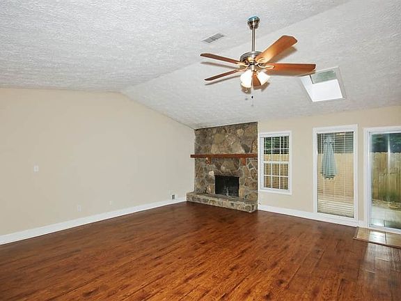 2nd image of 2034 S Cove Trl