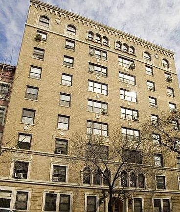 3rd image of 123 W 74th St APT 7A