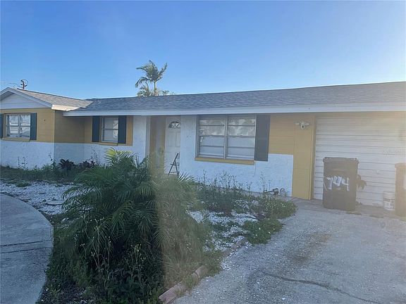 3rd image of 744 Gran Kaymen Way