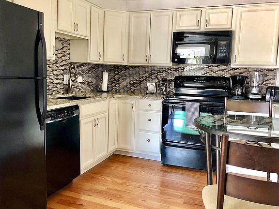 5th image of 1090 N Lafayette St APT 404