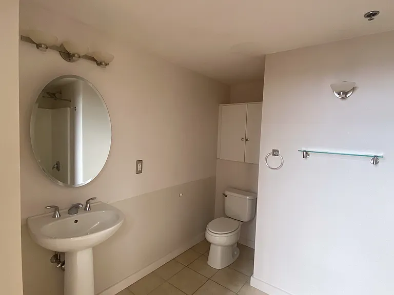 28 Bayley St #403 — Photo 13
