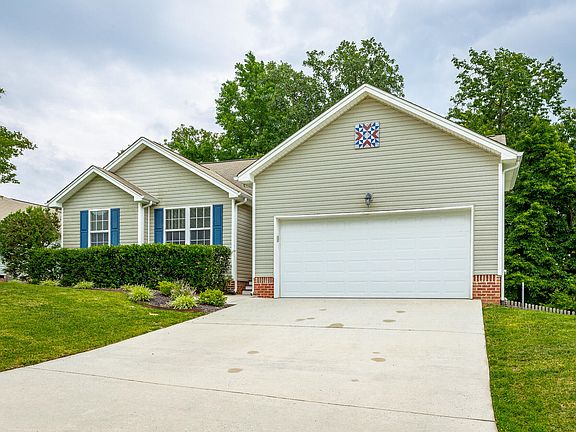 2nd image of 1836 Coffeetree Ln