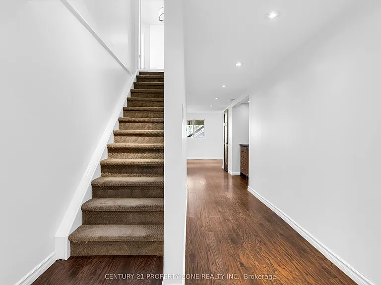 75 Benjamin Cres — Photo 34