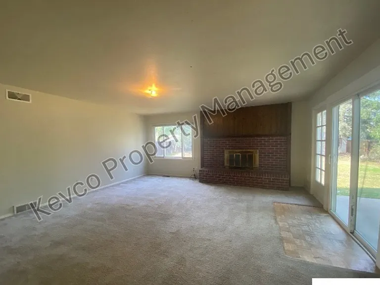 1924 W Elizabeth St — Photo 7