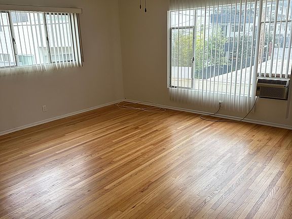 2nd image of 1125 Cardiff Ave APT 7