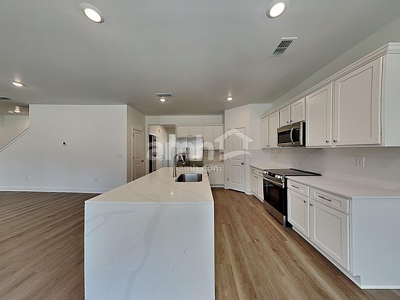 4th image of 955 Carnelian Ln