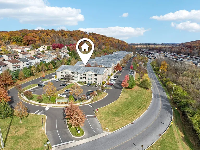 Summit Ridge Luxury Apartments — Photo 85