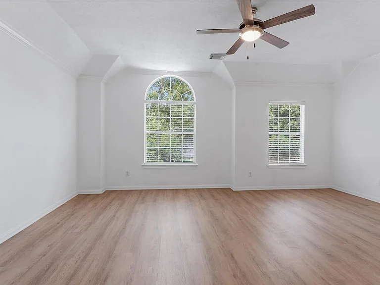 15 Benedict Canyon Loop — Photo 18