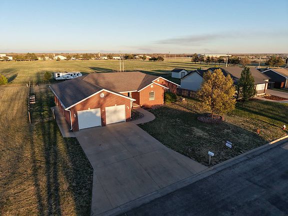 2nd image of 1103 Elizabeth Dr
