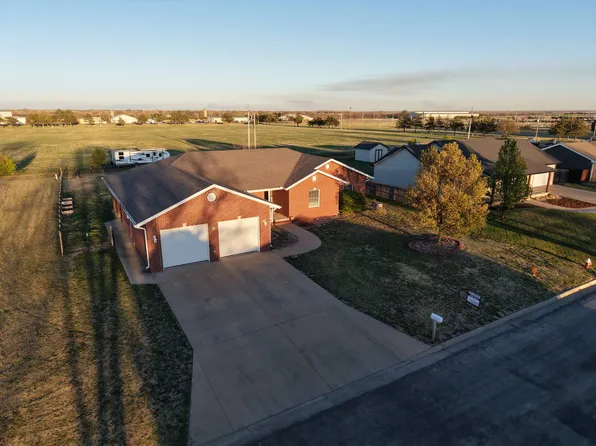 1103 Elizabeth Dr, Ellsworth, KS 67439