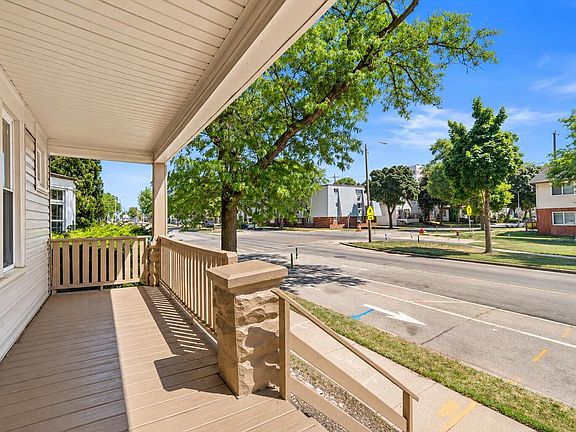 4th image of 806 W Lapham BOULEVARD