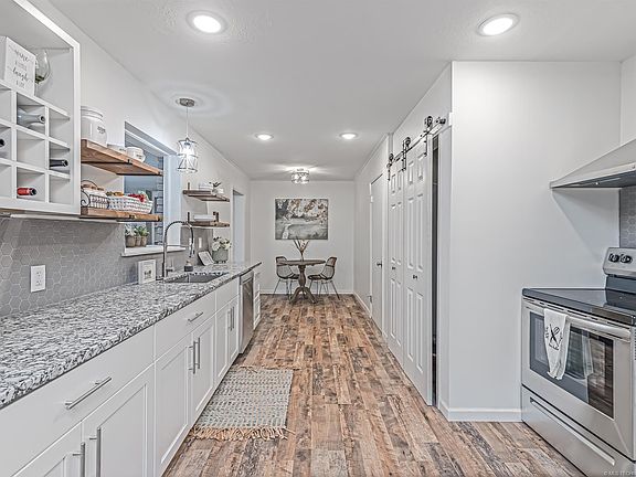 4th image of 2450 E 57th St S