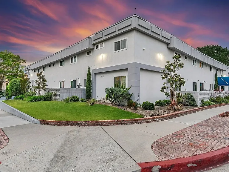 3505 Emerald St — Photo 7