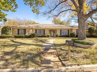 2915 S Fielder Rd, Arlington, TX 76015