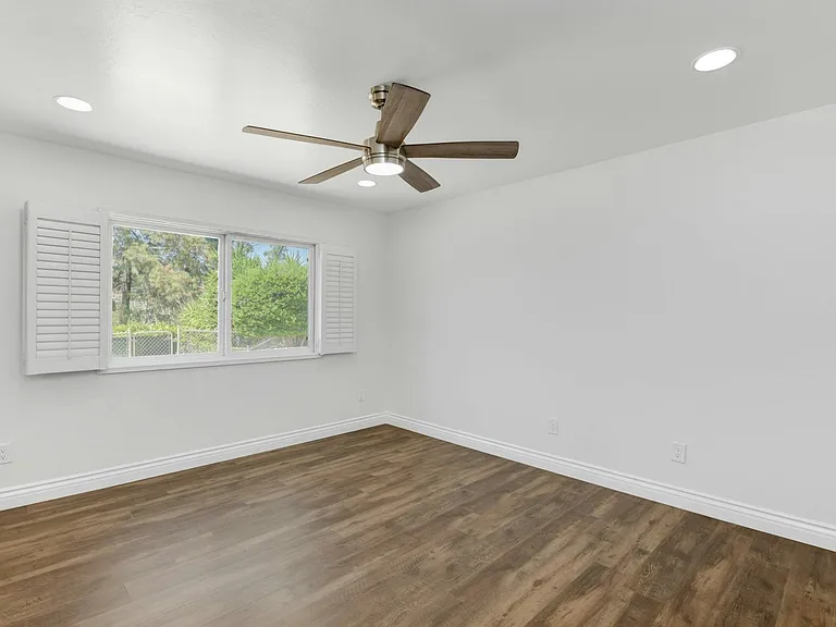 1531 Sundale Rd — Photo 22