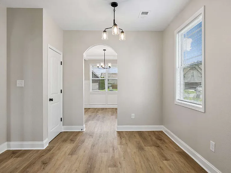 1240 Winterset Dr — Photo 14