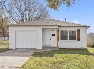 304 E Cofield Street, Aurora, MO 65605