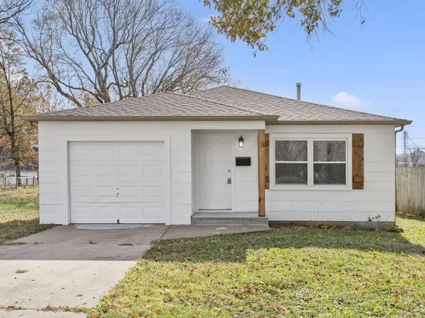 304 E Cofield Street, Aurora, MO 65605