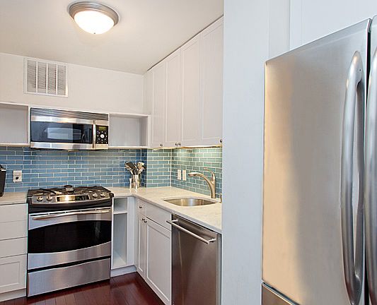2nd image of 200 E 84th St APT 3C