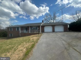 268 Twin Bridge Rd, Chambersburg, PA 17202